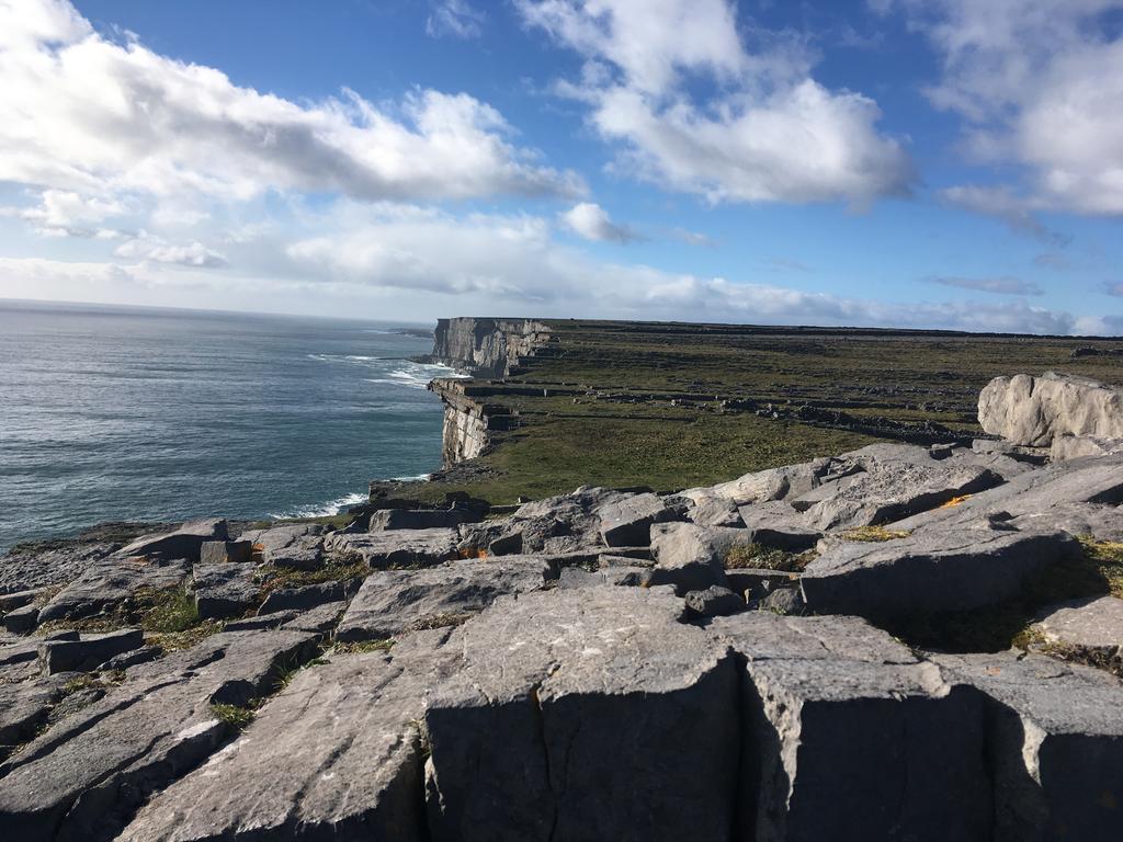 The Burren Hostel - Sleepzone Lisdoonvarna Zewnętrze zdjęcie